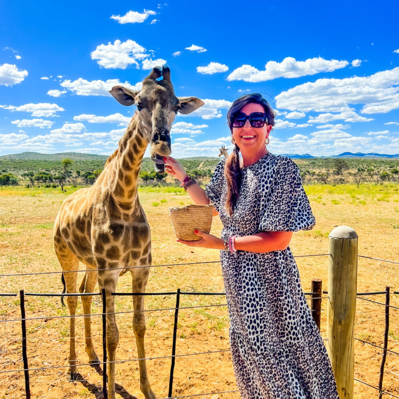 Ellen, Travel on Sneakers